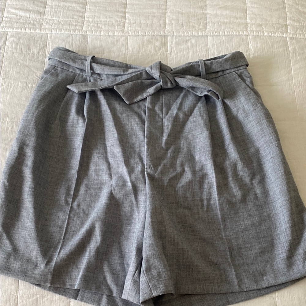 Banana Republic Gray Women's Shorts sz 14